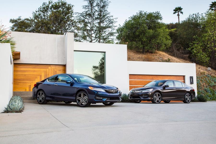  Honda Accord Touring Coupe 2016 года  (фото 31 из 32)